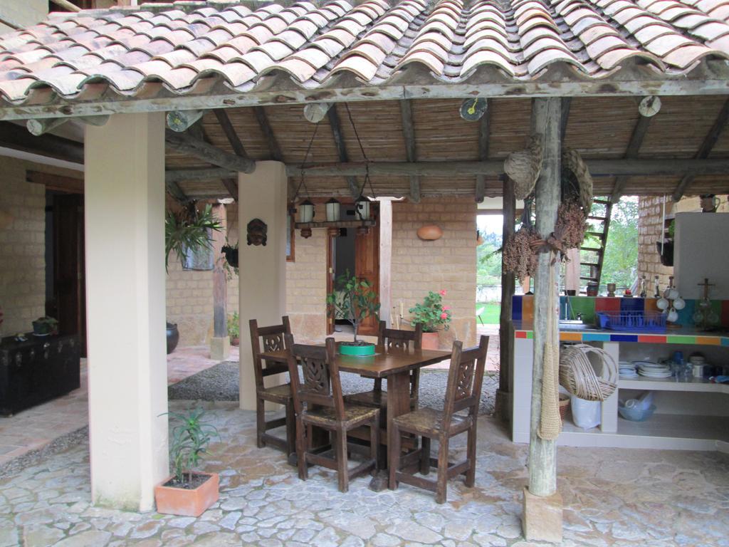 Hostal Casa Del Arte Robles Exteriör bild