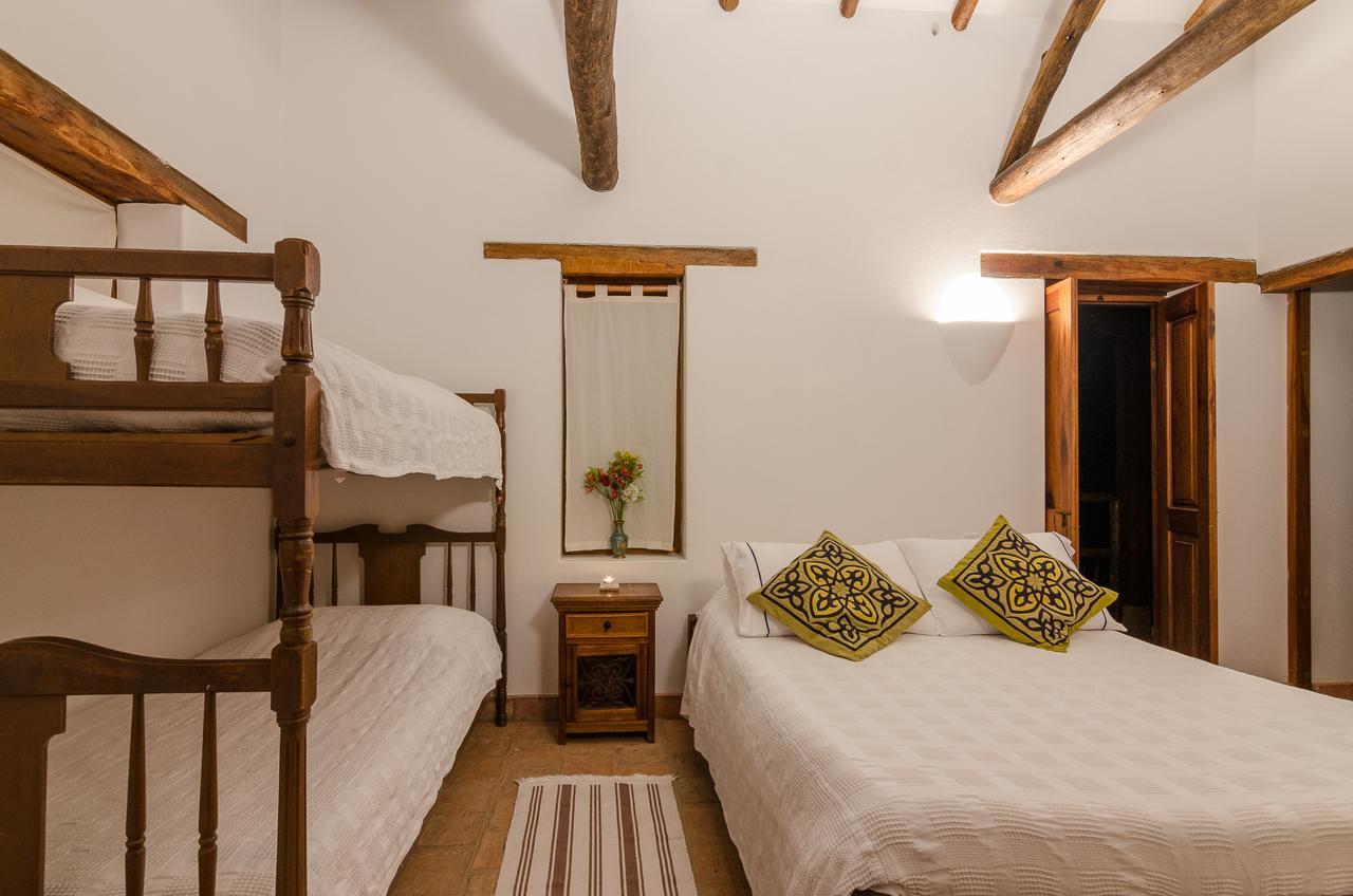 Hostal Casa Del Arte Robles Exteriör bild